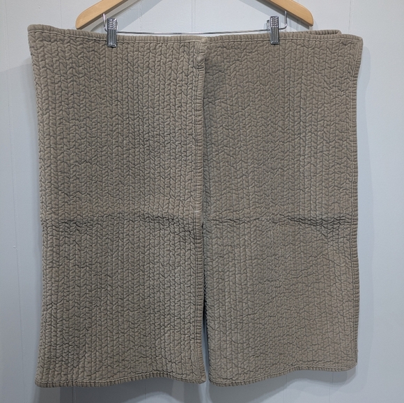 Pottery Barn Washed Velvet Handcrafted Quilted Euro Shams Set Of 2 - Picture 3 of 8